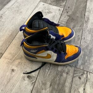 Nike Air Jordan 1 Mid GS Lakers Purple Yellow Sneakers DQ8423-517 Youth 3Y AS IS